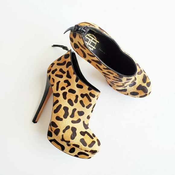 House of Harlow Calf Hair Leopard Print Booties - Picture 5 of 7